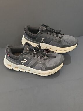 On Running Cloudrunner Women's Sneakers - Black and White Size 9